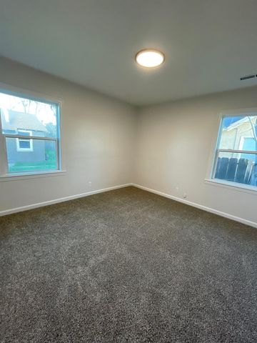 917 9th St, Turlock, CA 95380