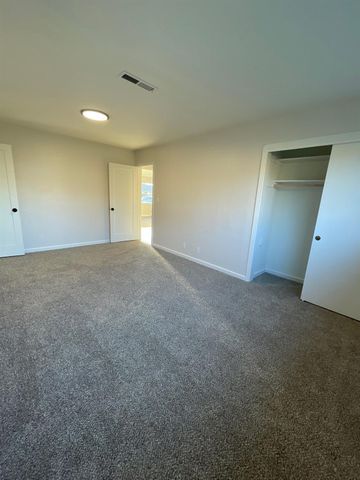 917 9th St, Turlock, CA 95380