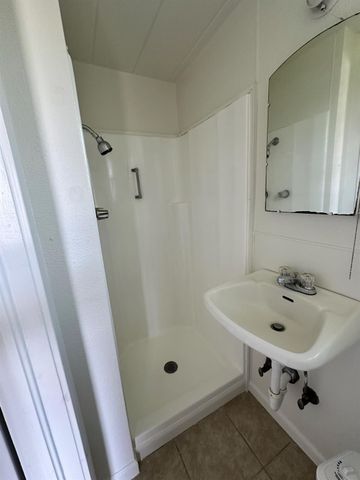 917 9th St, Turlock, CA 95380