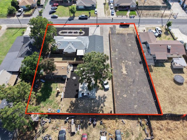 917 9th St, Turlock, CA 95380