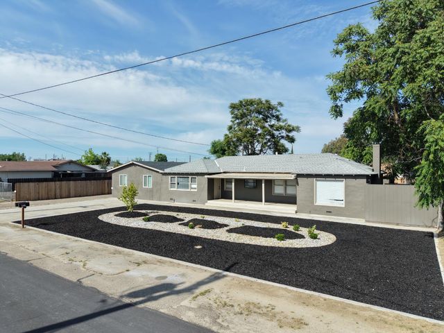 917 9th St, Turlock, CA 95380