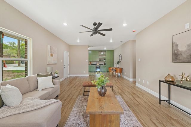 3105 N Pecan Street, Fort Worth, TX 76106