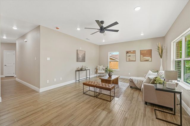 3105 N Pecan Street, Fort Worth, TX 76106