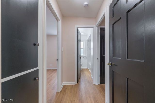 7424 Traymore Avenue, Brooklyn, OH 44144