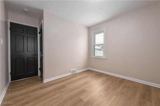 7424 Traymore Avenue, Brooklyn, OH 44144