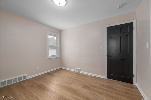 7424 Traymore Avenue, Brooklyn, OH 44144