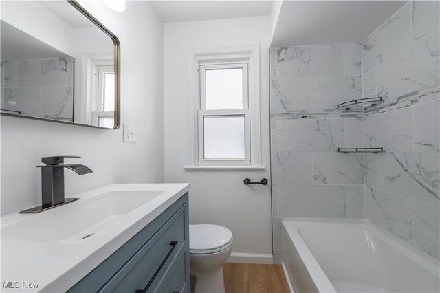 7424 Traymore Avenue, Brooklyn, OH 44144