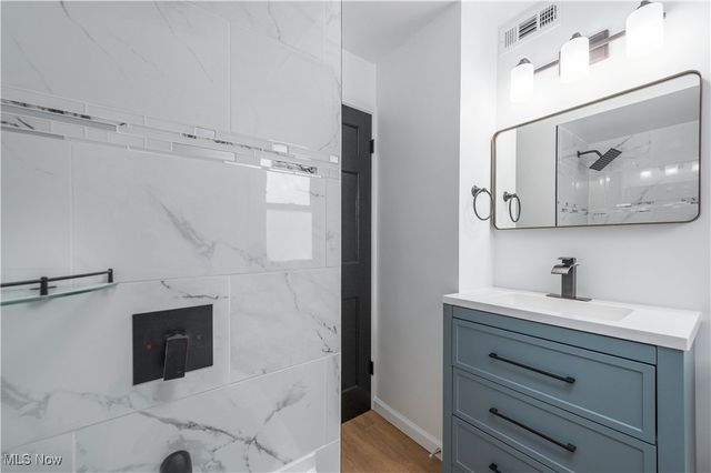 7424 Traymore Avenue, Brooklyn, OH 44144