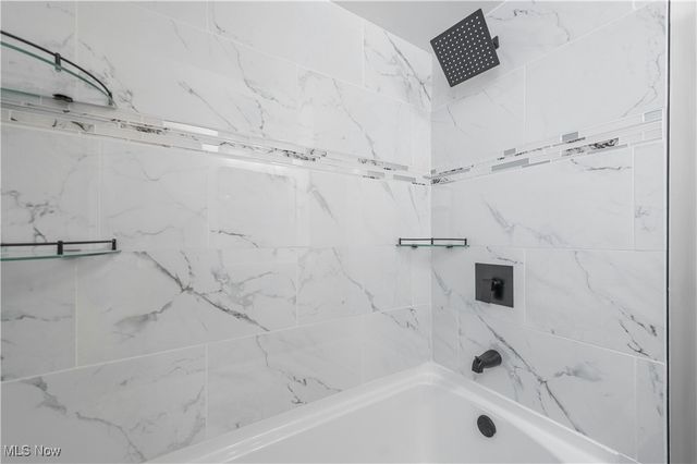 7424 Traymore Avenue, Brooklyn, OH 44144