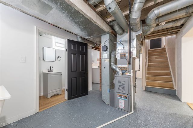 7424 Traymore Avenue, Brooklyn, OH 44144