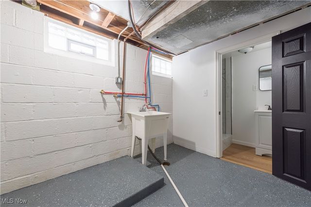 7424 Traymore Avenue, Brooklyn, OH 44144