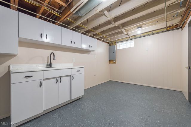 7424 Traymore Avenue, Brooklyn, OH 44144