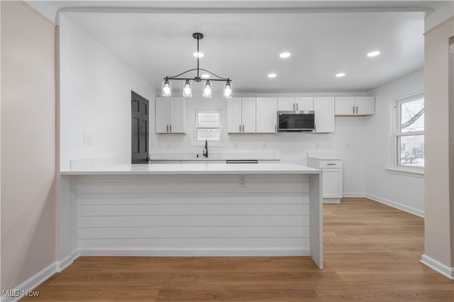 7424 Traymore Avenue, Brooklyn, OH 44144