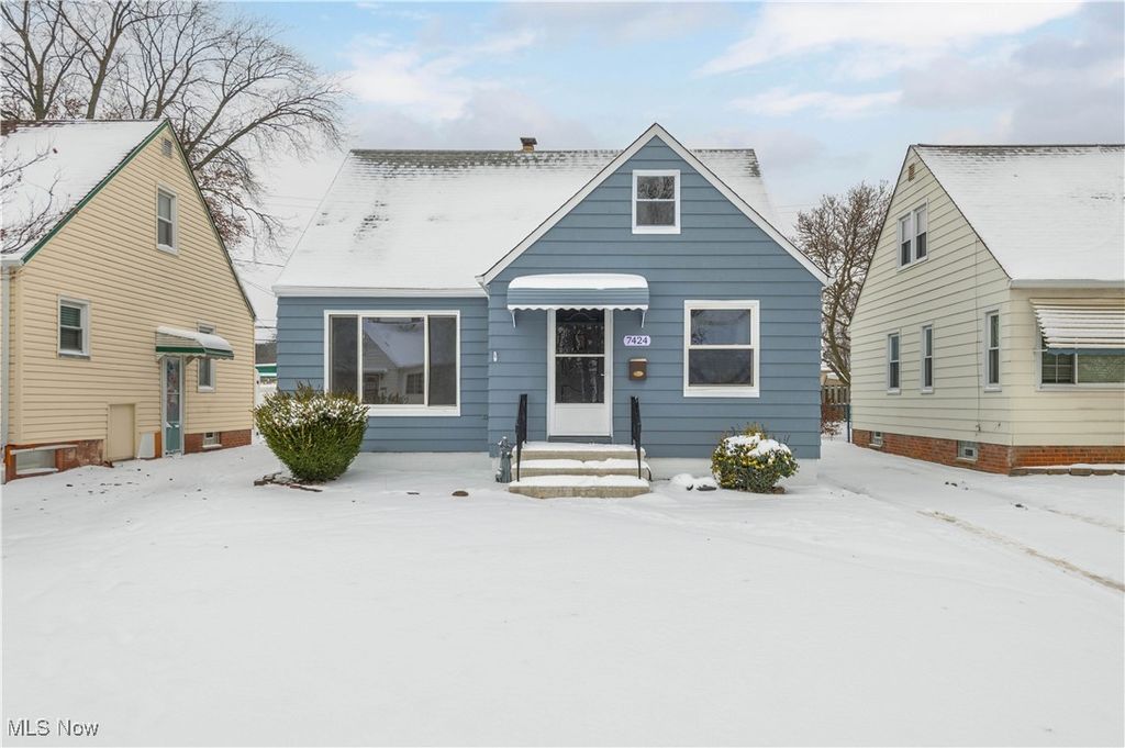 7424 Traymore Avenue, Brooklyn, OH 44144