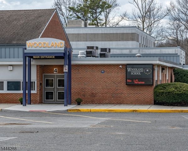 3 Forest Park Ter 3, Monroe Twp., NJ 08831