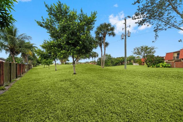 8374 Dynasty Drive, Boca Raton, FL 33433