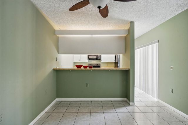 622 6th Way 22d5410, West Palm Beach, FL 33407