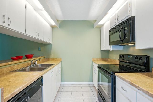 622 6th Way 22d5410, West Palm Beach, FL 33407