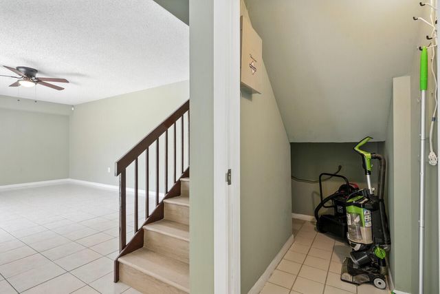 622 6th Way 22d5410, West Palm Beach, FL 33407
