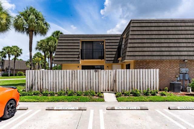622 6th Way 22d5410, West Palm Beach, FL 33407