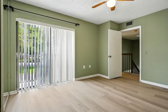 622 6th Way 22d5410, West Palm Beach, FL 33407