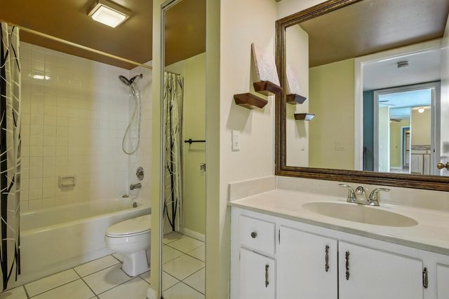 622 6th Way 22d5410, West Palm Beach, FL 33407