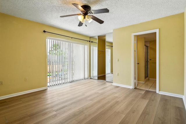 622 6th Way 22d5410, West Palm Beach, FL 33407