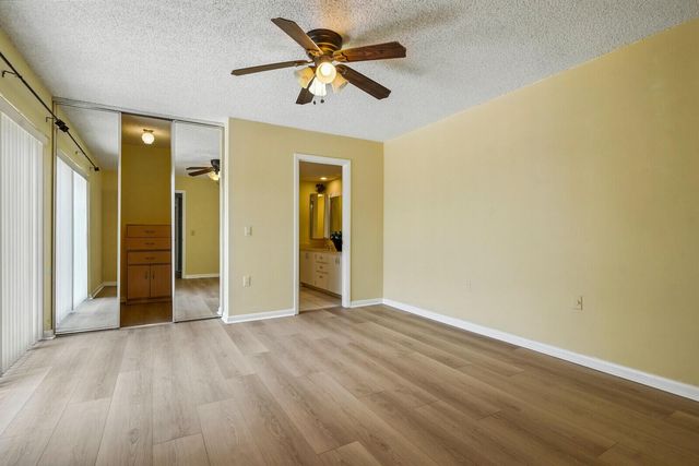 622 6th Way 22d5410, West Palm Beach, FL 33407