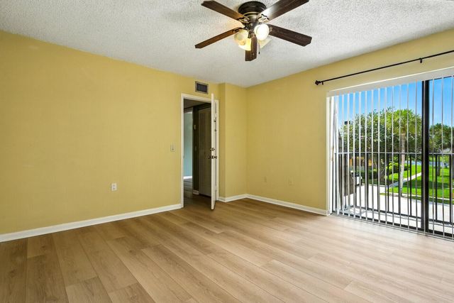 622 6th Way 22d5410, West Palm Beach, FL 33407