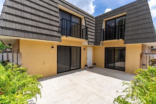 622 6th Way 22d5410, West Palm Beach, FL 33407