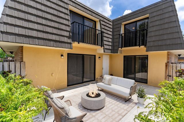 622 6th Way 22d5410, West Palm Beach, FL 33407