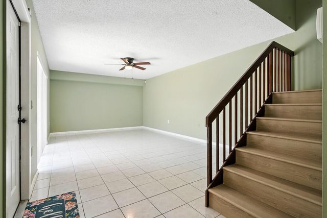 622 6th Way 22d5410, West Palm Beach, FL 33407