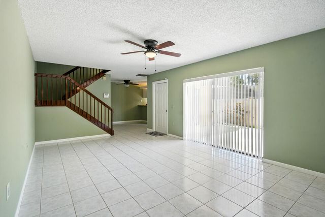 622 6th Way 22d5410, West Palm Beach, FL 33407