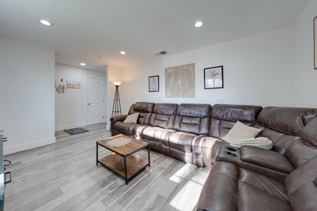 173 Bell Ave, Sacramento, CA 95838