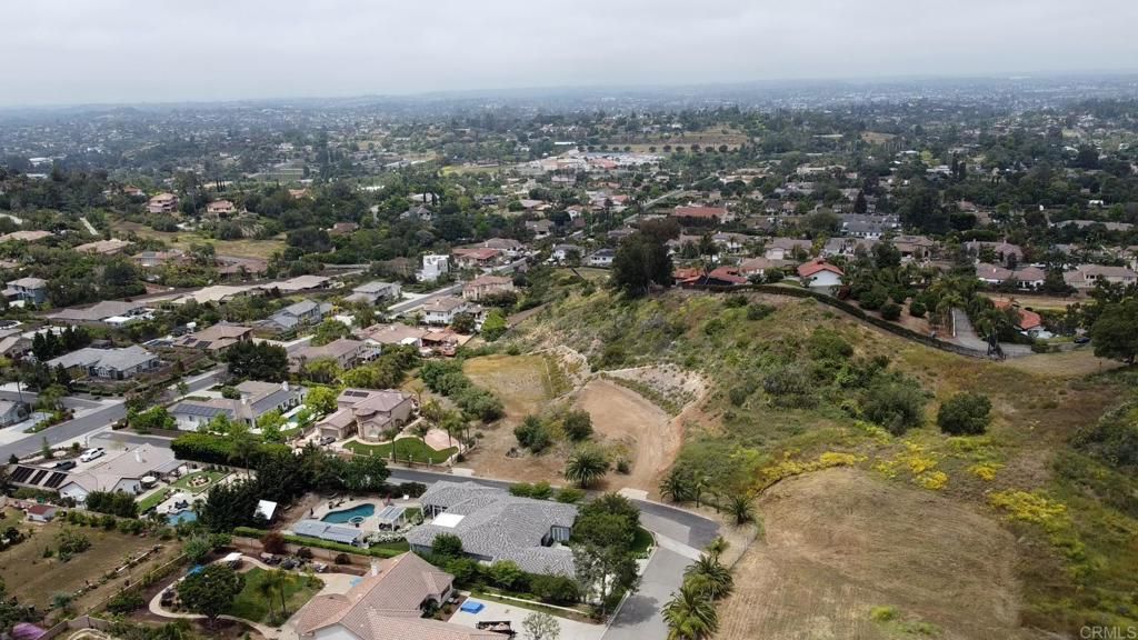 132 Luzeiro Drive, Vista, CA 92084 — photo 3