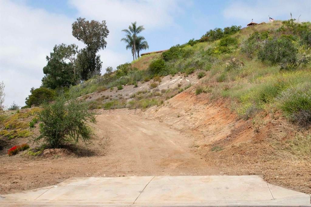 132 Luzeiro Drive, Vista, CA 92084 — photo 5