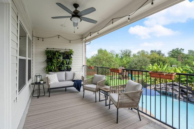 7 Compton Manor Drive, Spring, TX 77379