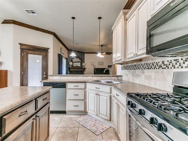 488 NE 21st Street, Newcastle, OK 73065