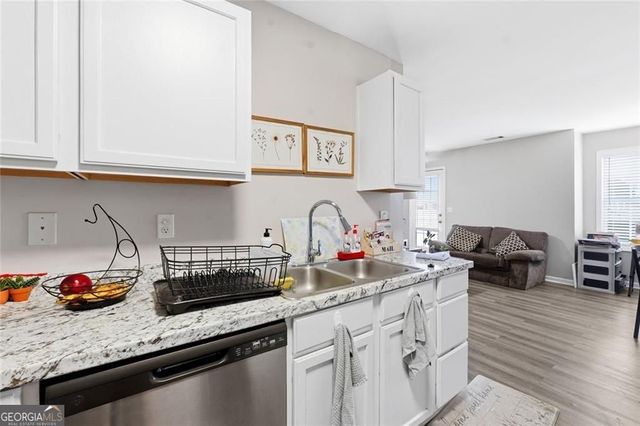 7712 Autry Circle 210, Douglasville, GA 30134