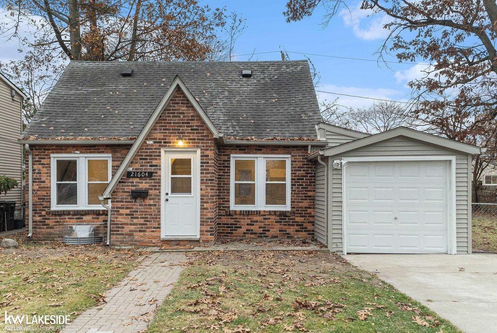 21604 Harper Lake Avenue, St Clair Shores, MI 48080