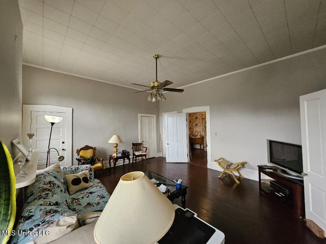 1711 Cherry Street, Vicksburg, MS 39180