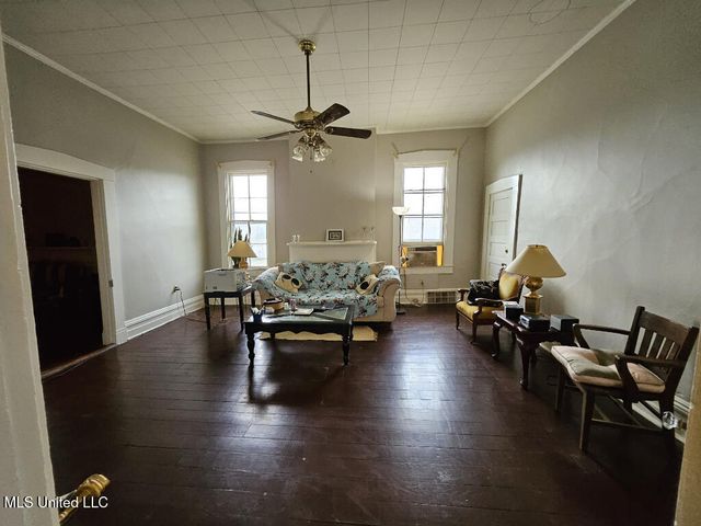 1711 Cherry Street, Vicksburg, MS 39180