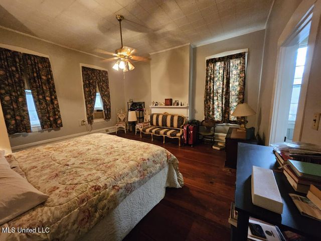 1711 Cherry Street, Vicksburg, MS 39180