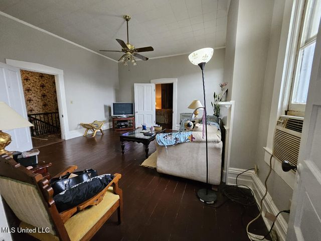 1711 Cherry Street, Vicksburg, MS 39180