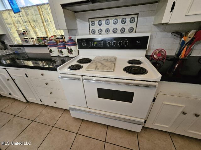 1711 Cherry Street, Vicksburg, MS 39180