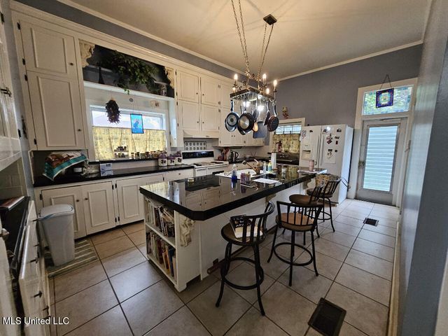 1711 Cherry Street, Vicksburg, MS 39180