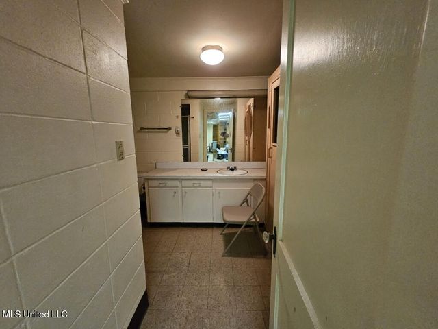 1711 Cherry Street, Vicksburg, MS 39180