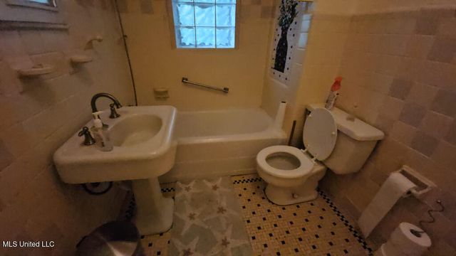 1711 Cherry Street, Vicksburg, MS 39180