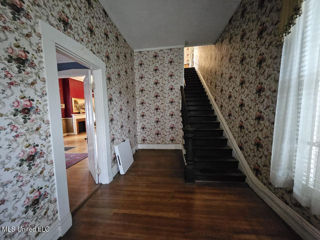 1711 Cherry Street, Vicksburg, MS 39180