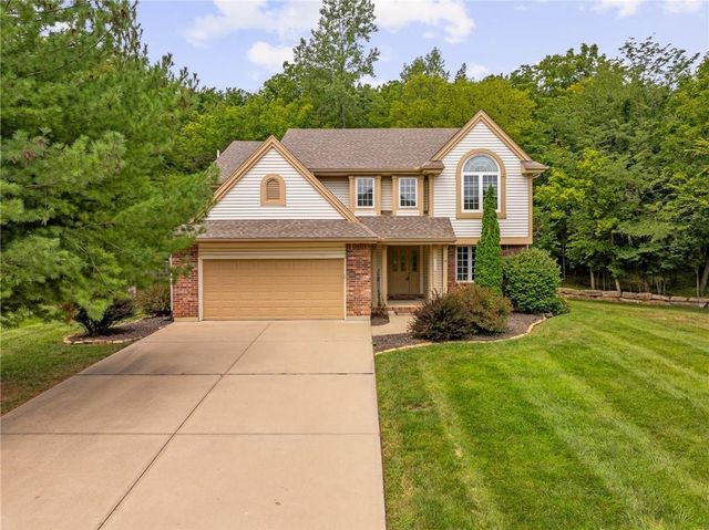 3010 S Bradford Lane, Blue Springs, MO 64015